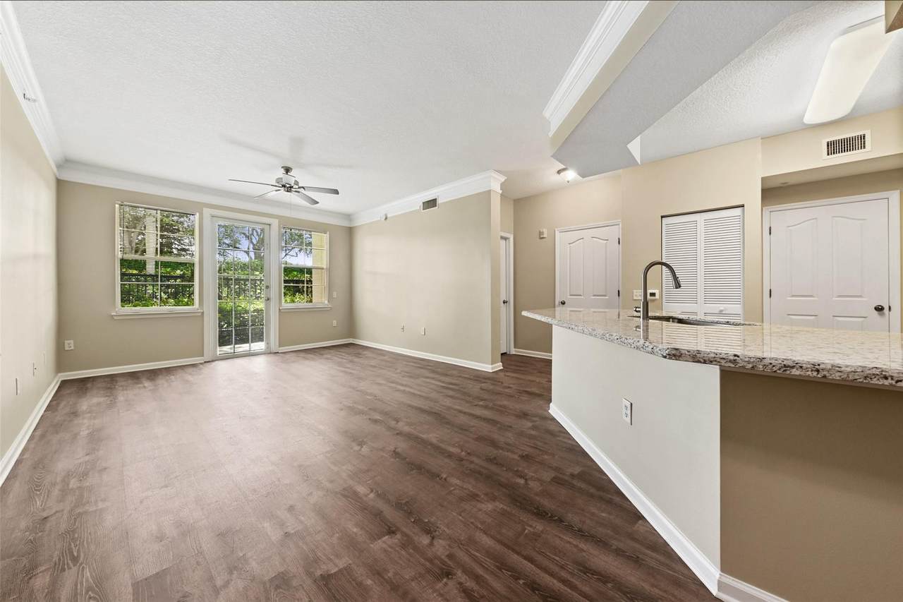 9905 Baywinds Dr - Photo 1