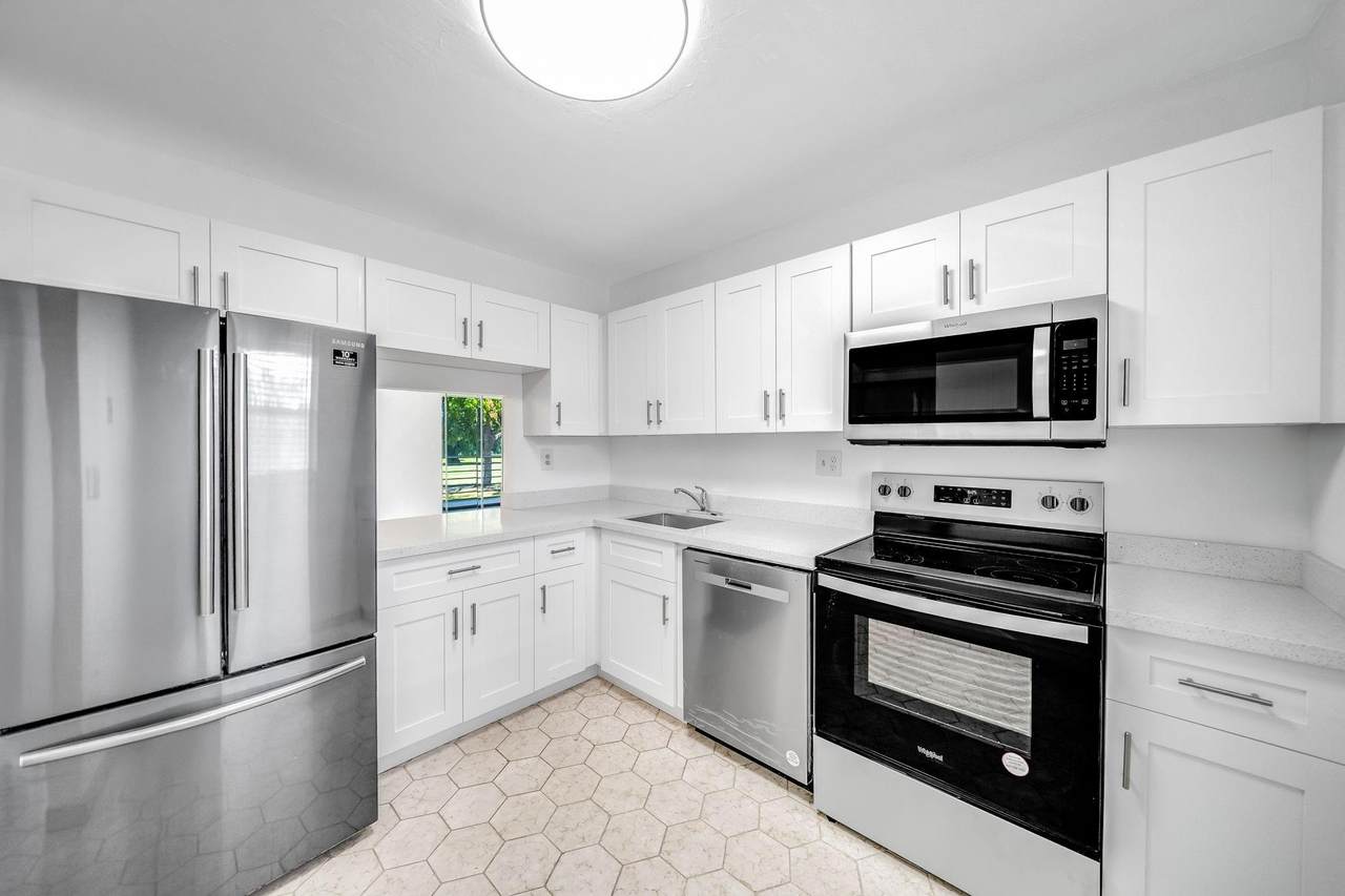 8320 Sands Point Blvd - Photo 1