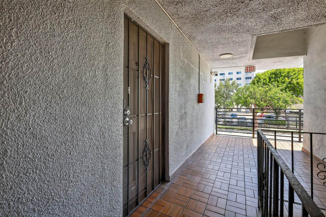 1305 46th St - Photo 1
