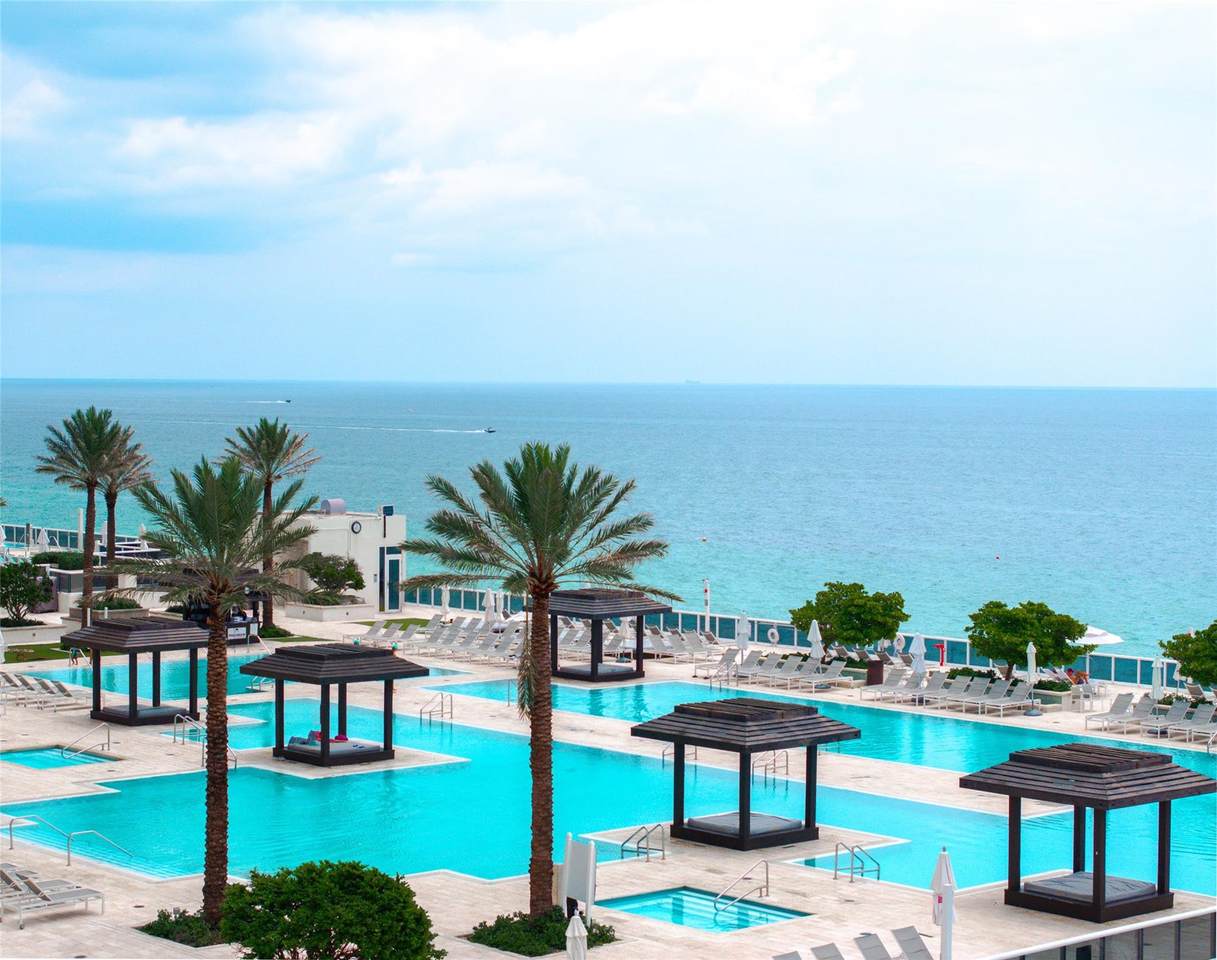 https://bt-photos.global.ssl.fastly.net/beaches/1280_boomver_1_F10516981-2.jpg