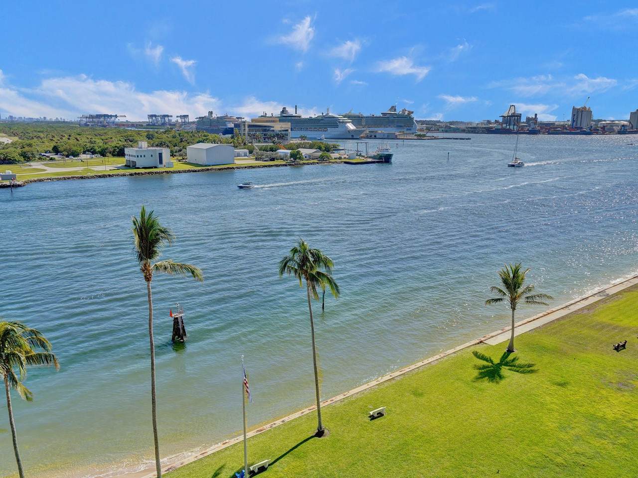 https://bt-photos.global.ssl.fastly.net/beaches/1280_boomver_1_F10517081-2.jpg
