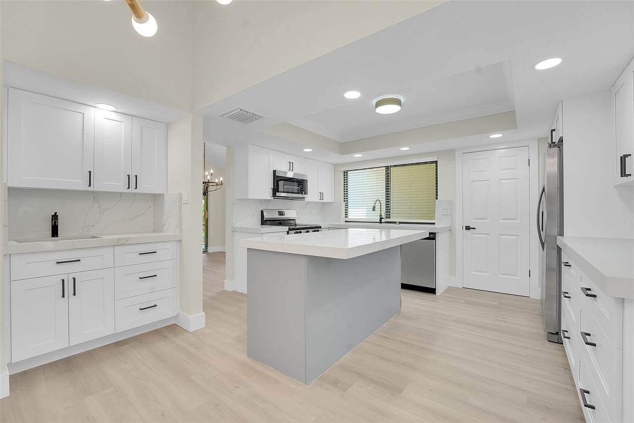 11457 Shady Oaks Ln - Photo 1