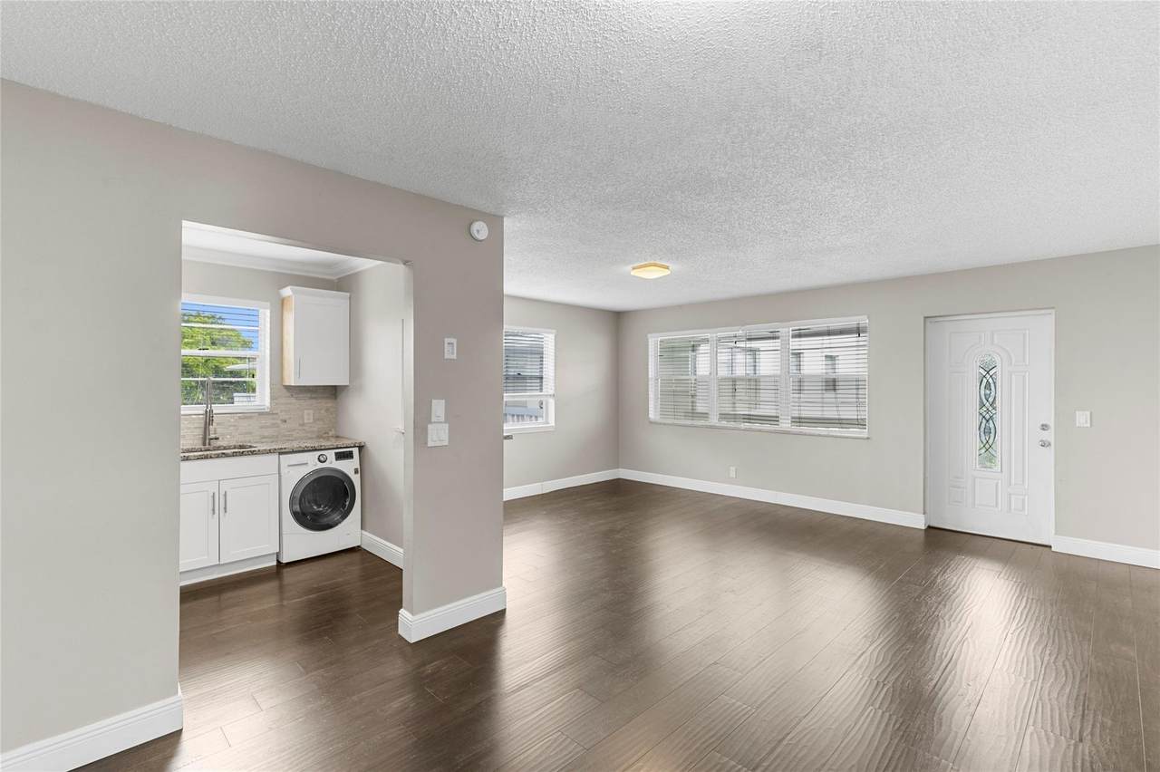 125 Harwood J - Photo 1
