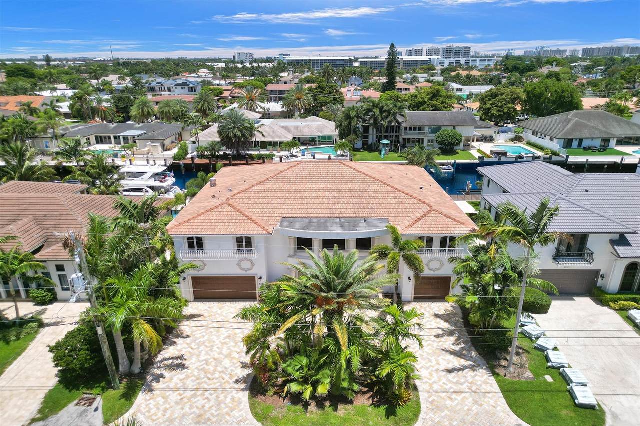 3061 43rd St - Photo 1