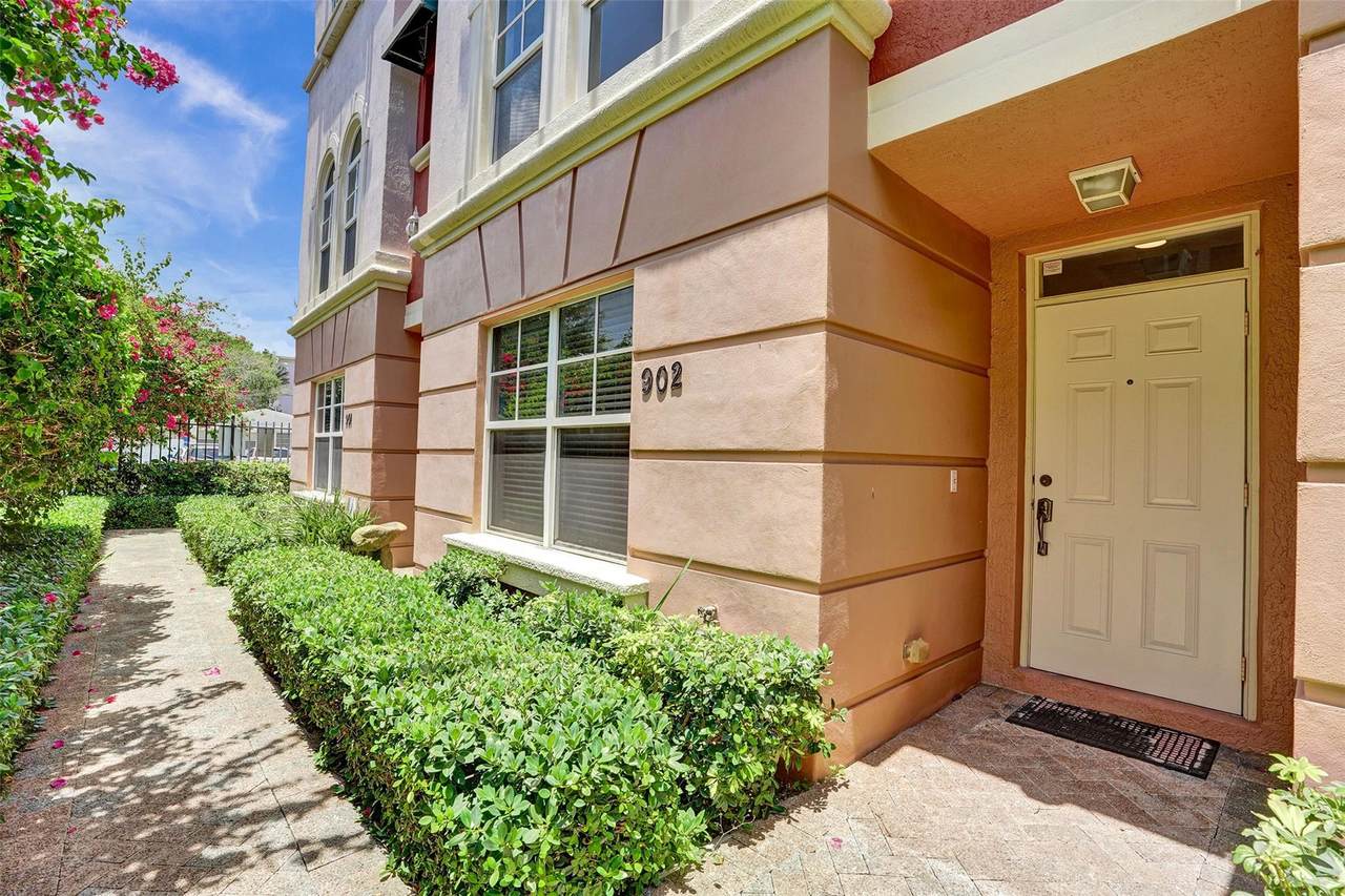 1033 17th Way - Photo 1