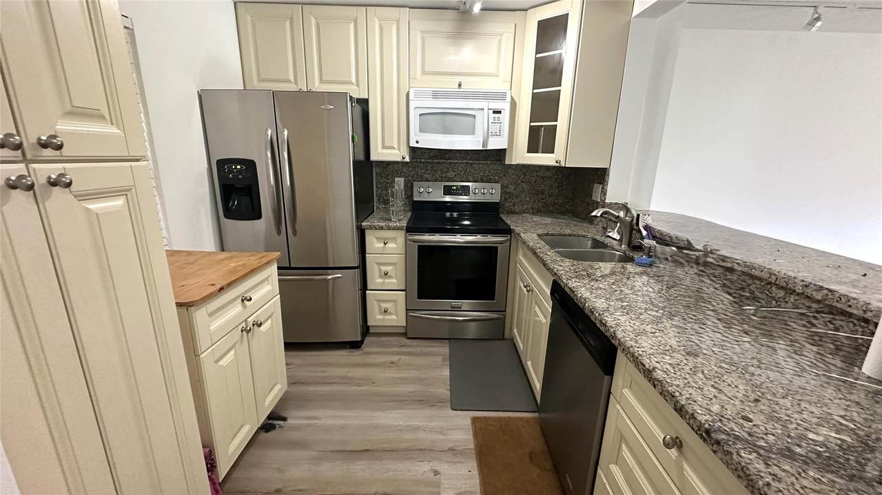 3624 University Dr - Photo 1