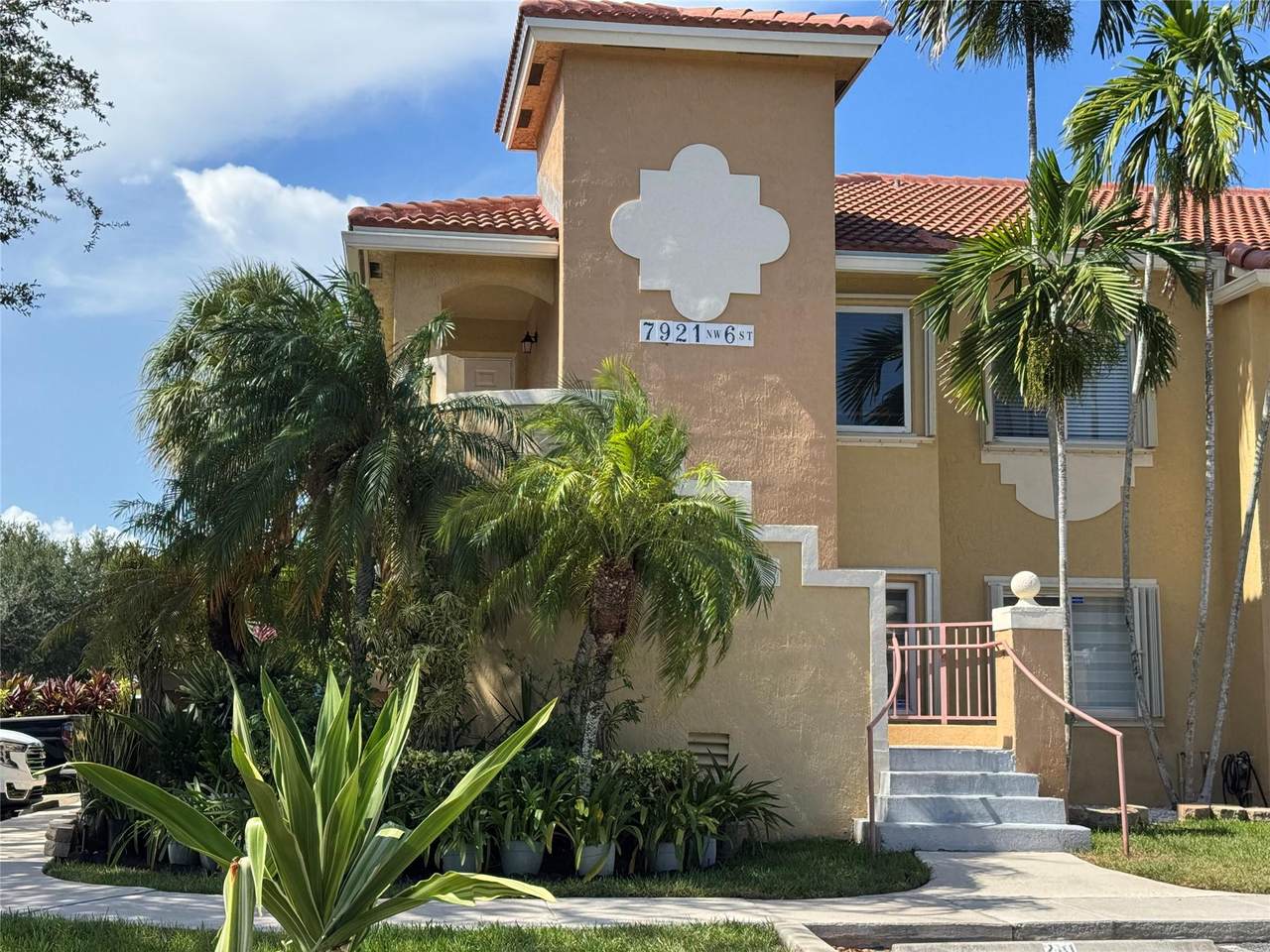 7921 6th St - Photo 1