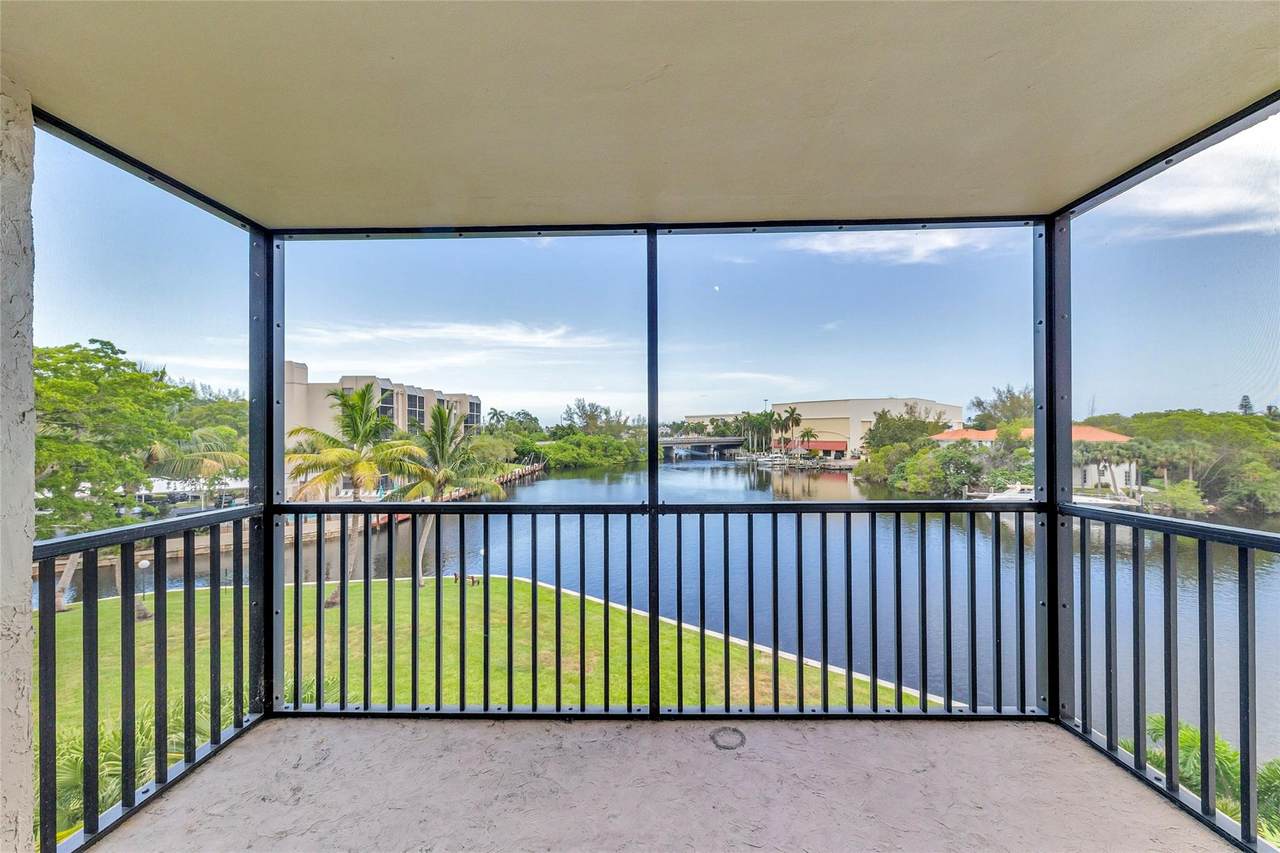 7 Royal Palm Way - Photo 1