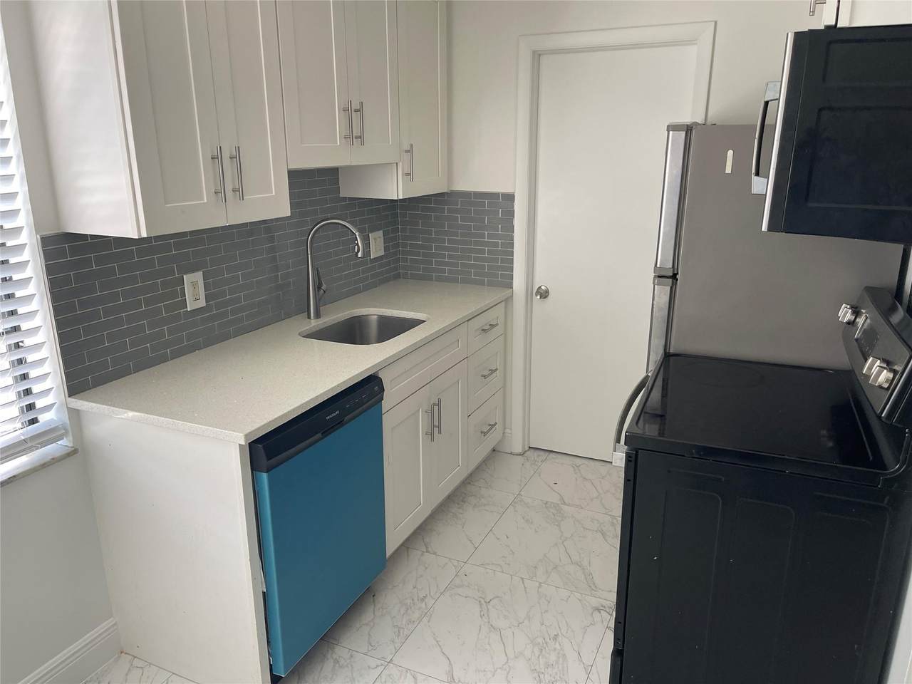 770 38th St - Photo 1