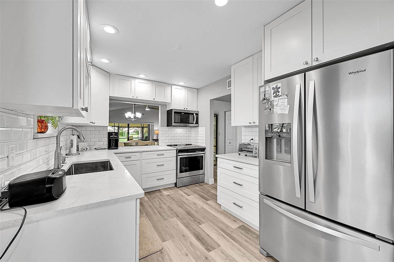 37 Lakeside Cir - Photo 1