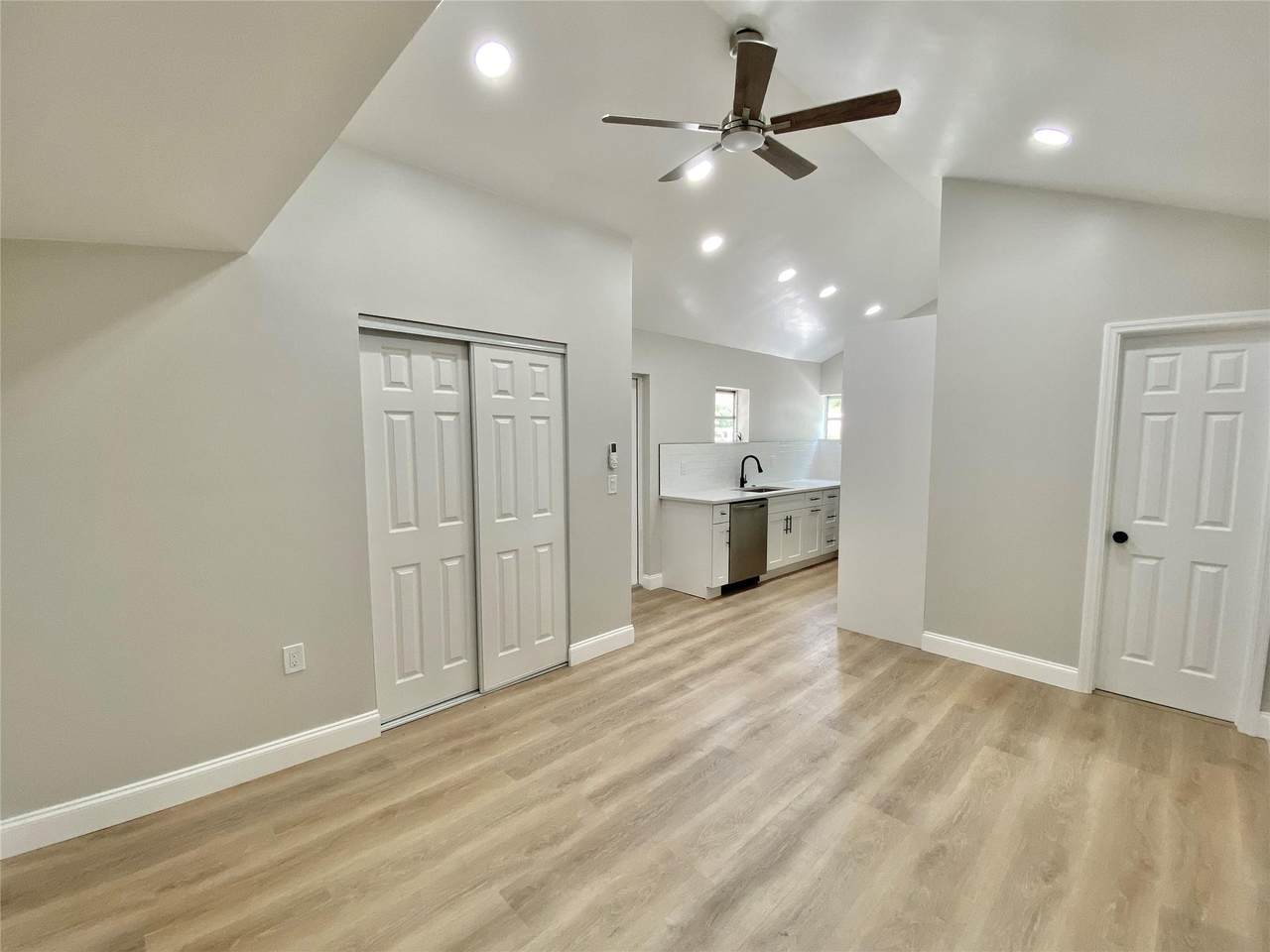 426 L Street - B - Photo 1