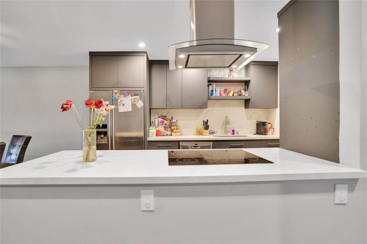 10700 30th Pl - Photo 1