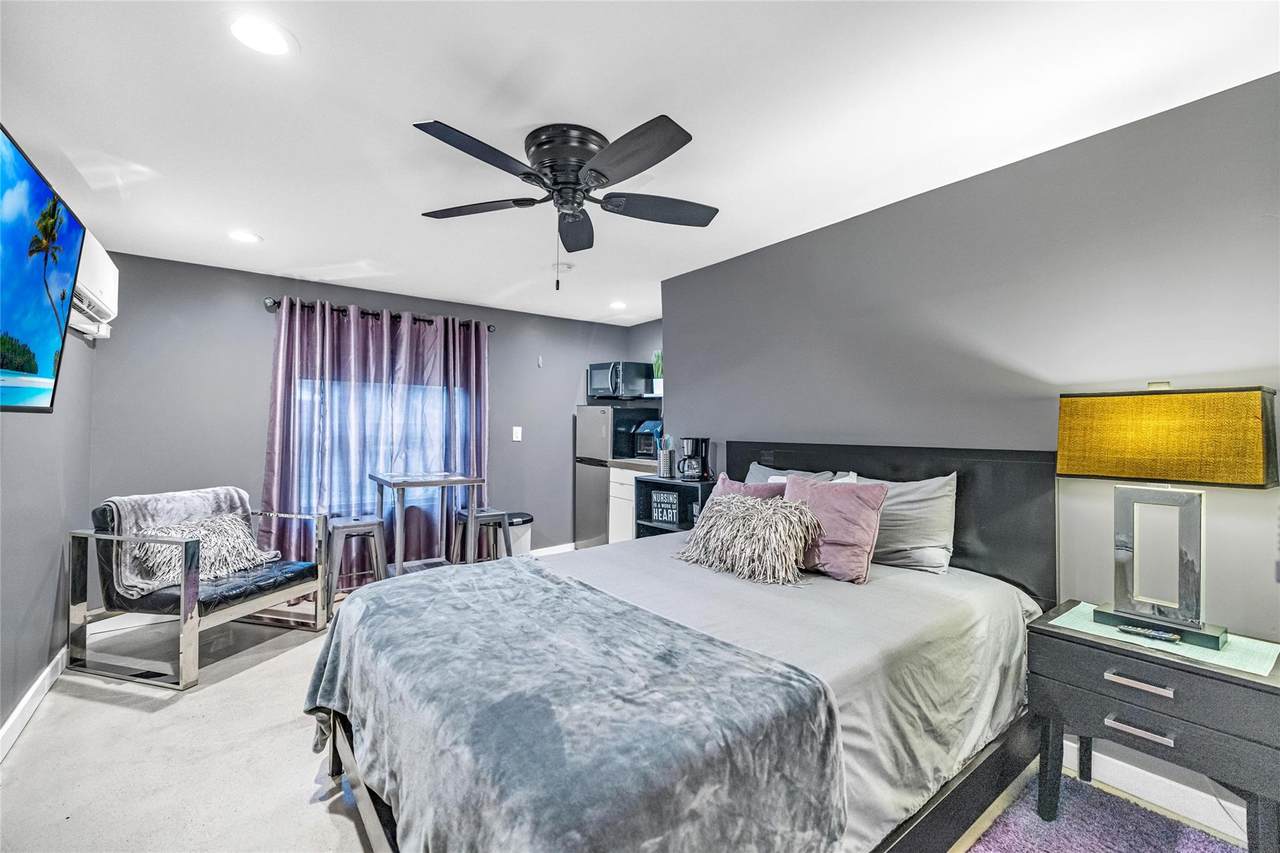 1713 11  Unit B - Photo 1