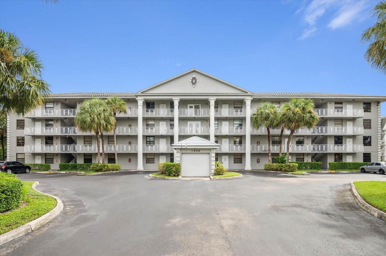 1502 Whitehall Dr - Photo 1