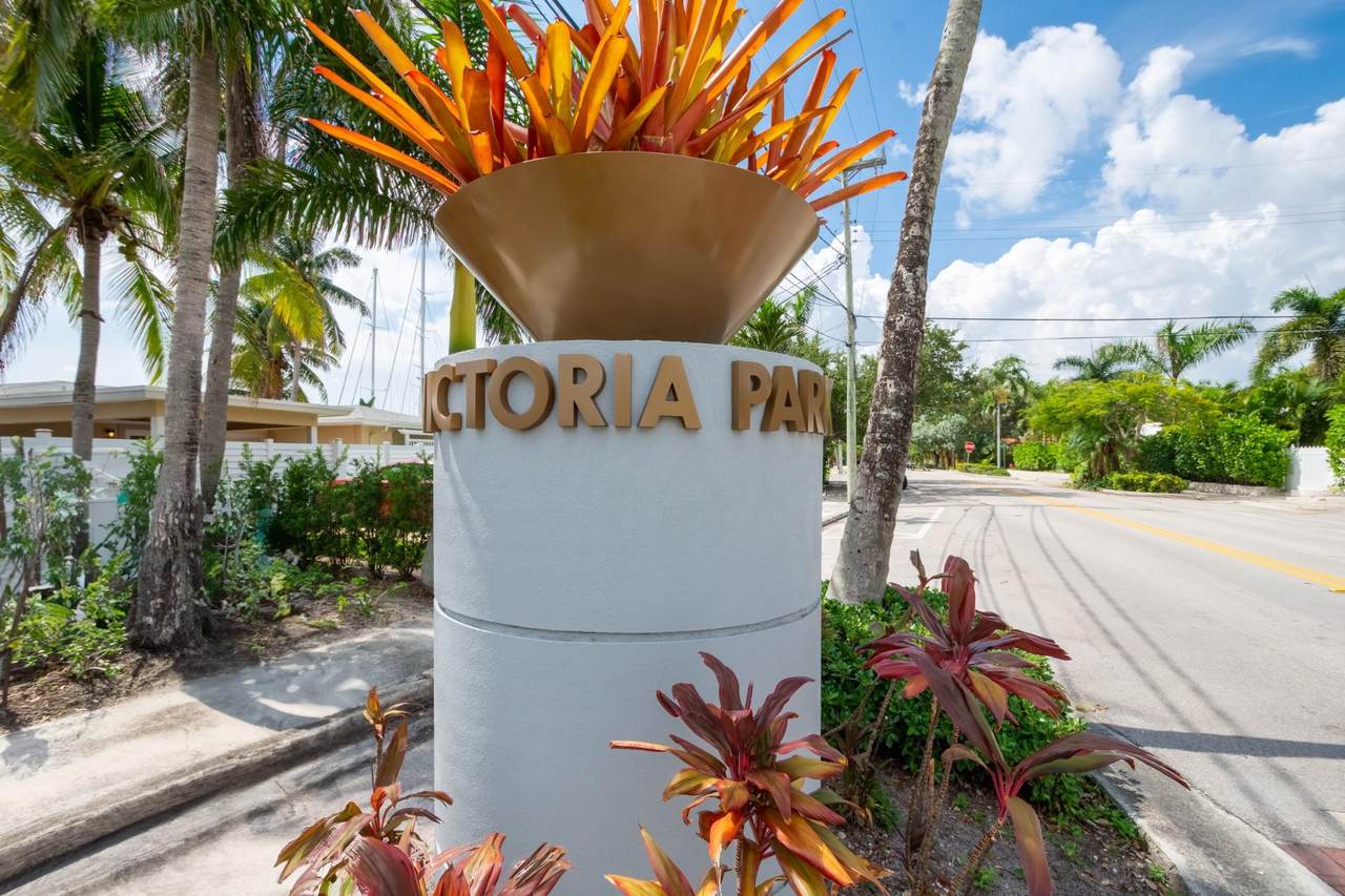 744 20th Ave - Photo 1