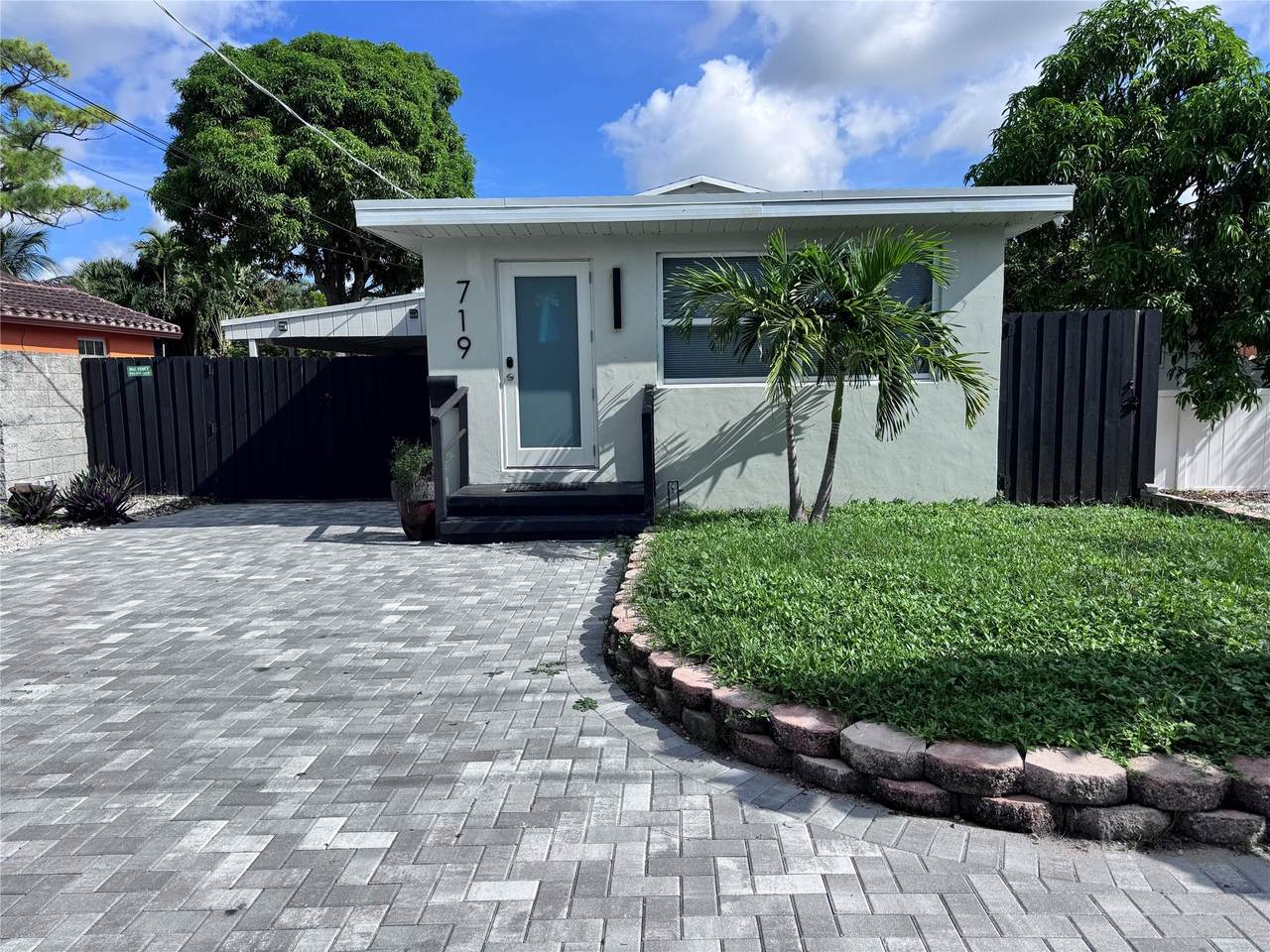 719 38th Street - Photo 1
