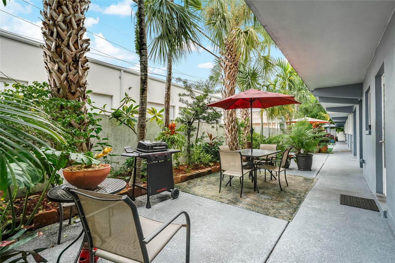 1125 30th Ct - Photo 1