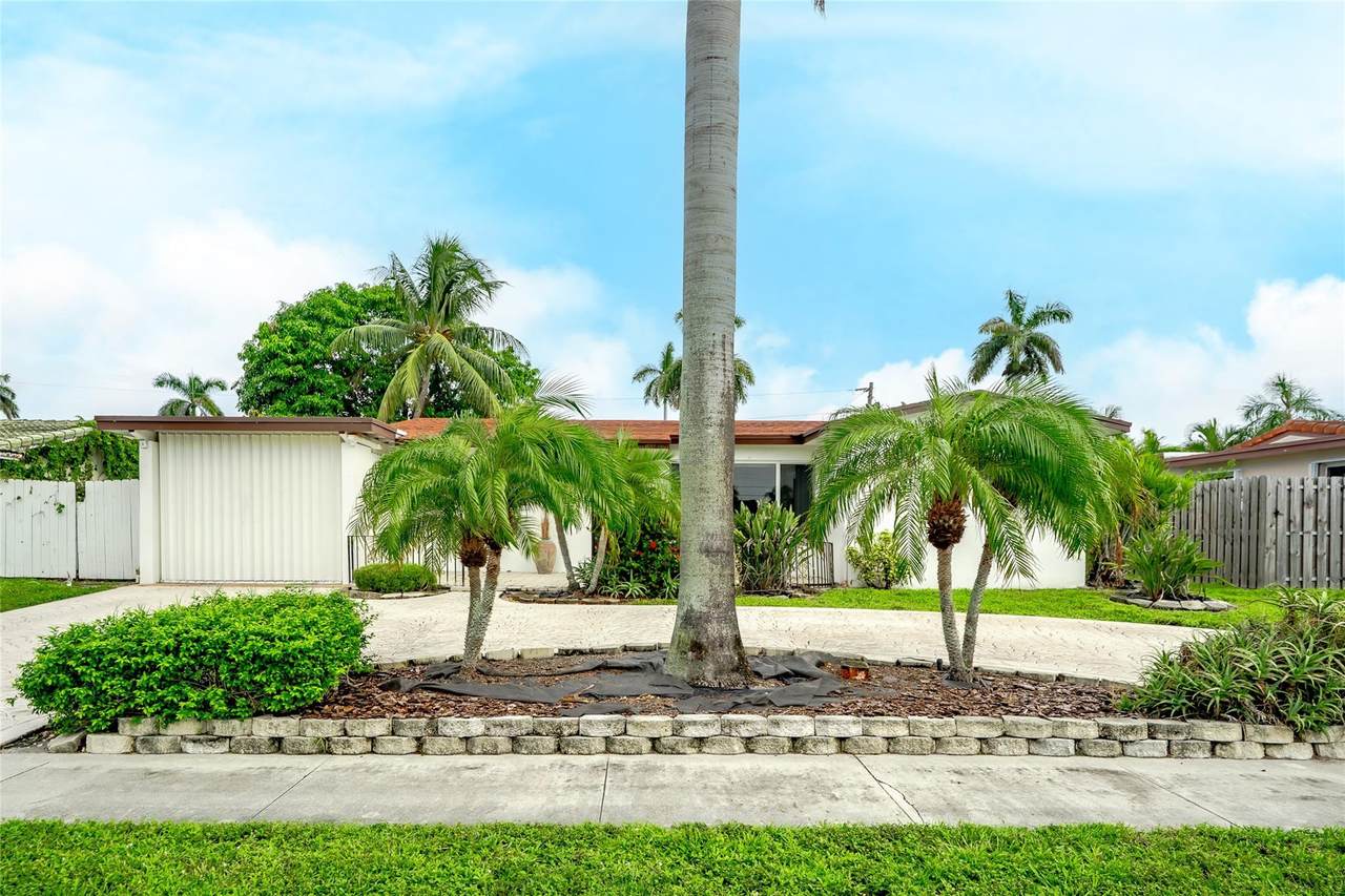 919 17th Street - Photo 1