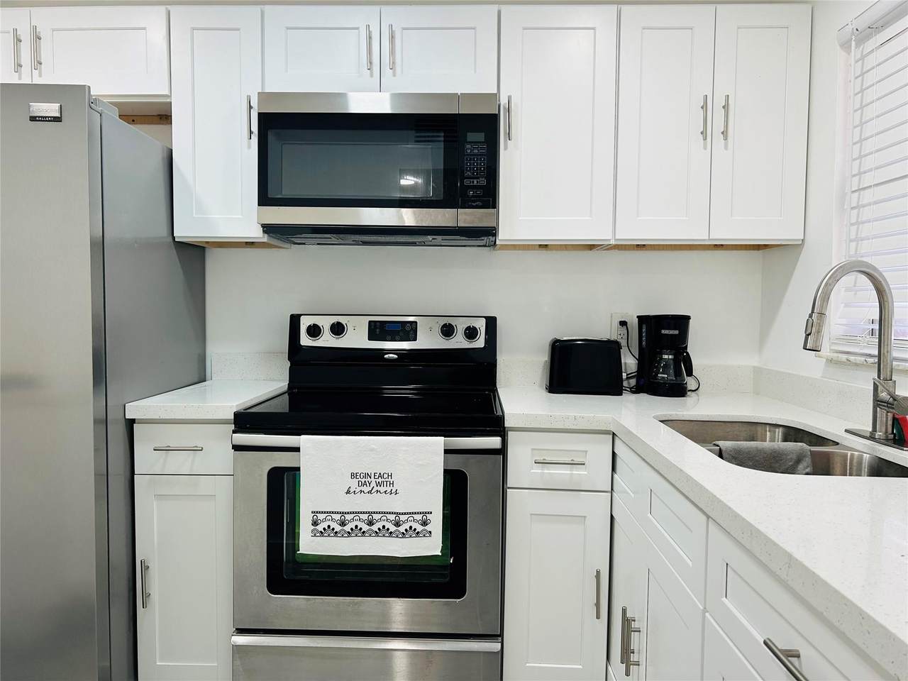 2871 Sunrise Lakes Dr - Photo 1