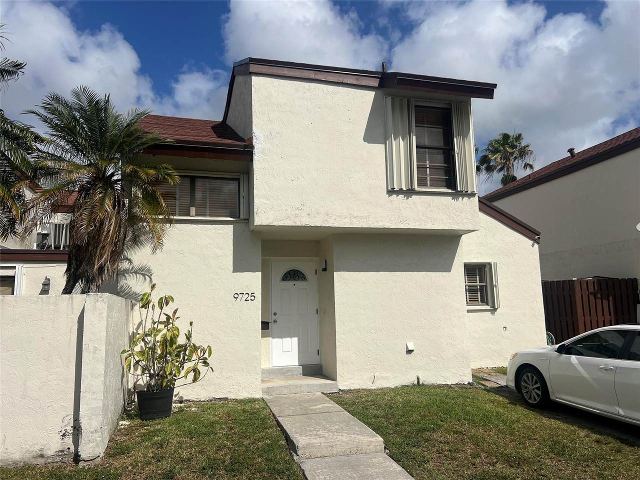 9725 5th Terrace - Photo 1