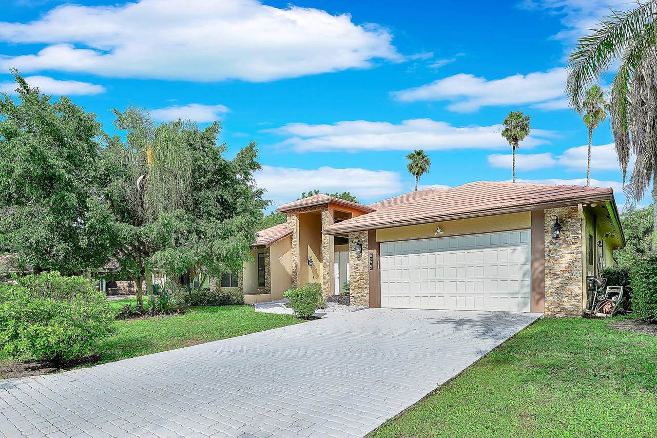 645 102nd Ave - Photo 1