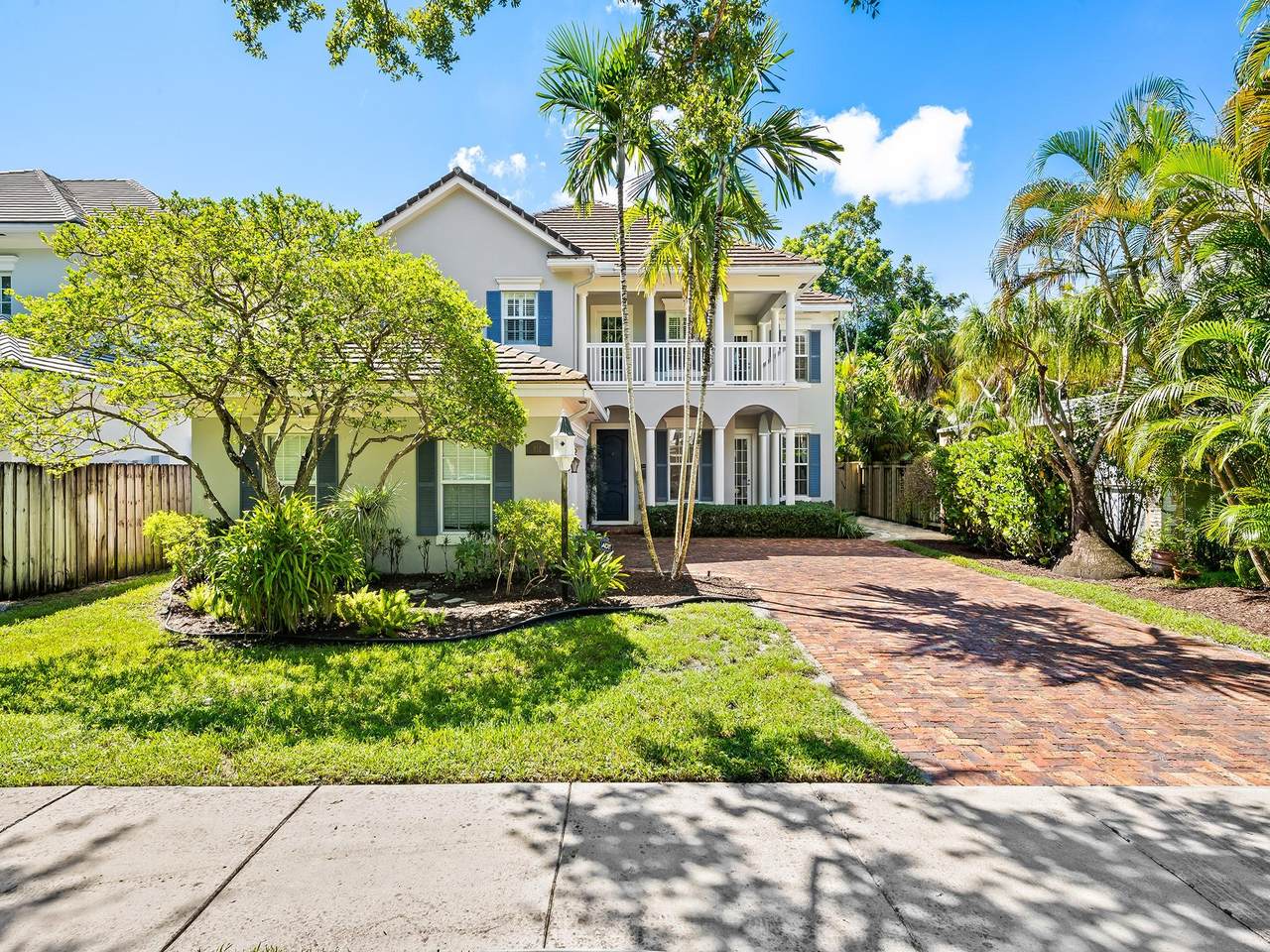 810 5th Ct - Photo 1