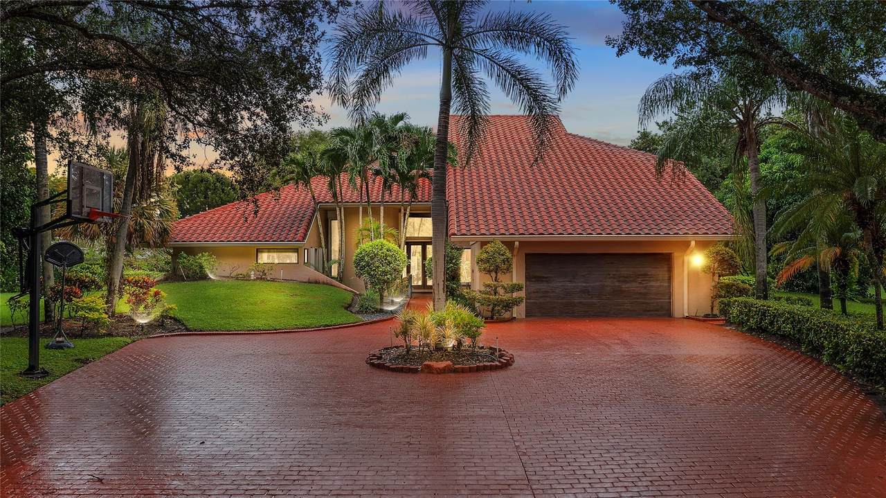 10111 Vestal Ct - Photo 1