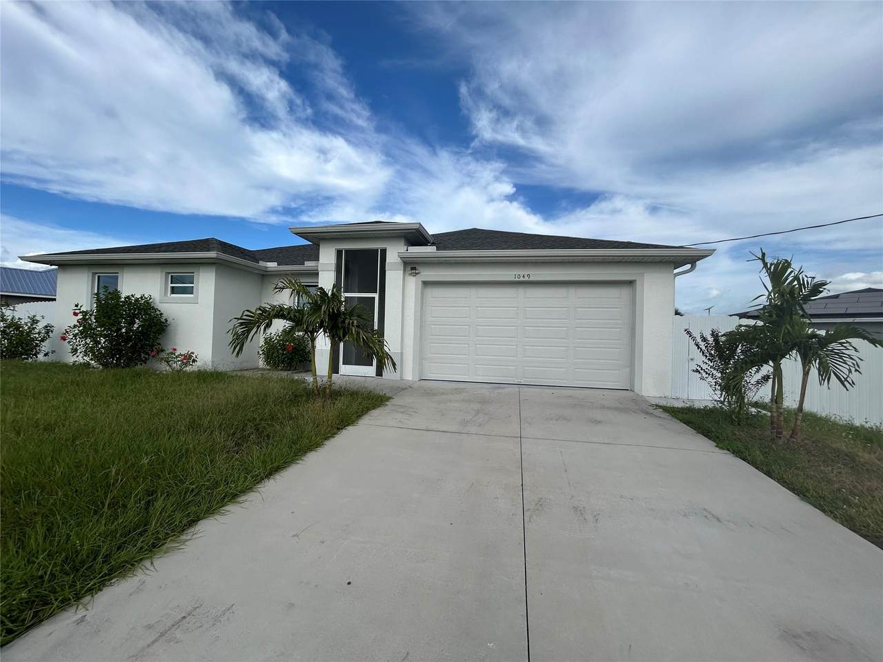 1049 Canoe Ct - Photo 1