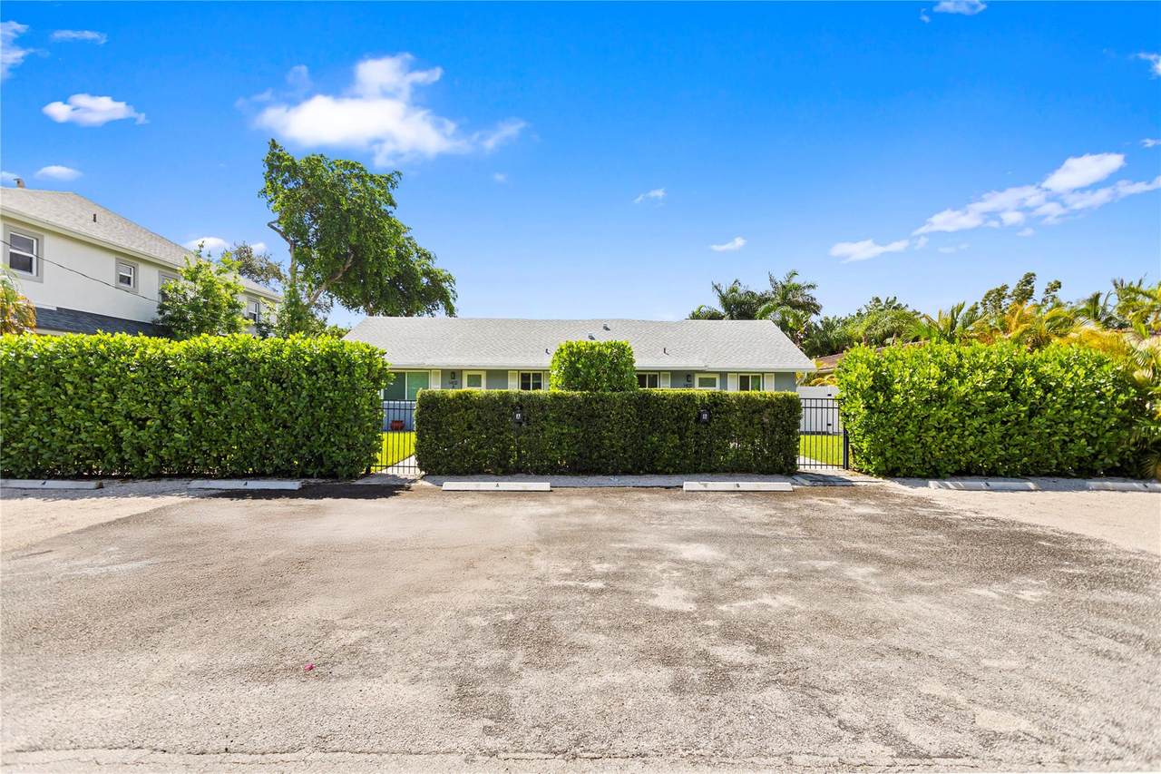 1402 34th St - Photo 1