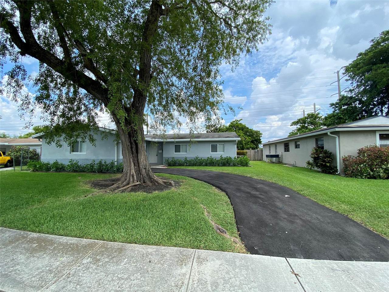 1105 Merion Pl - Photo 1