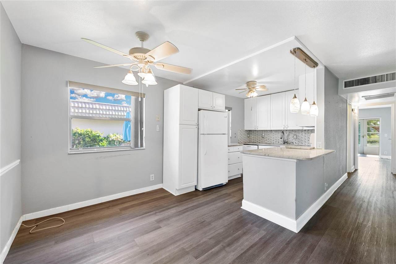 220 Seville J - Photo 1