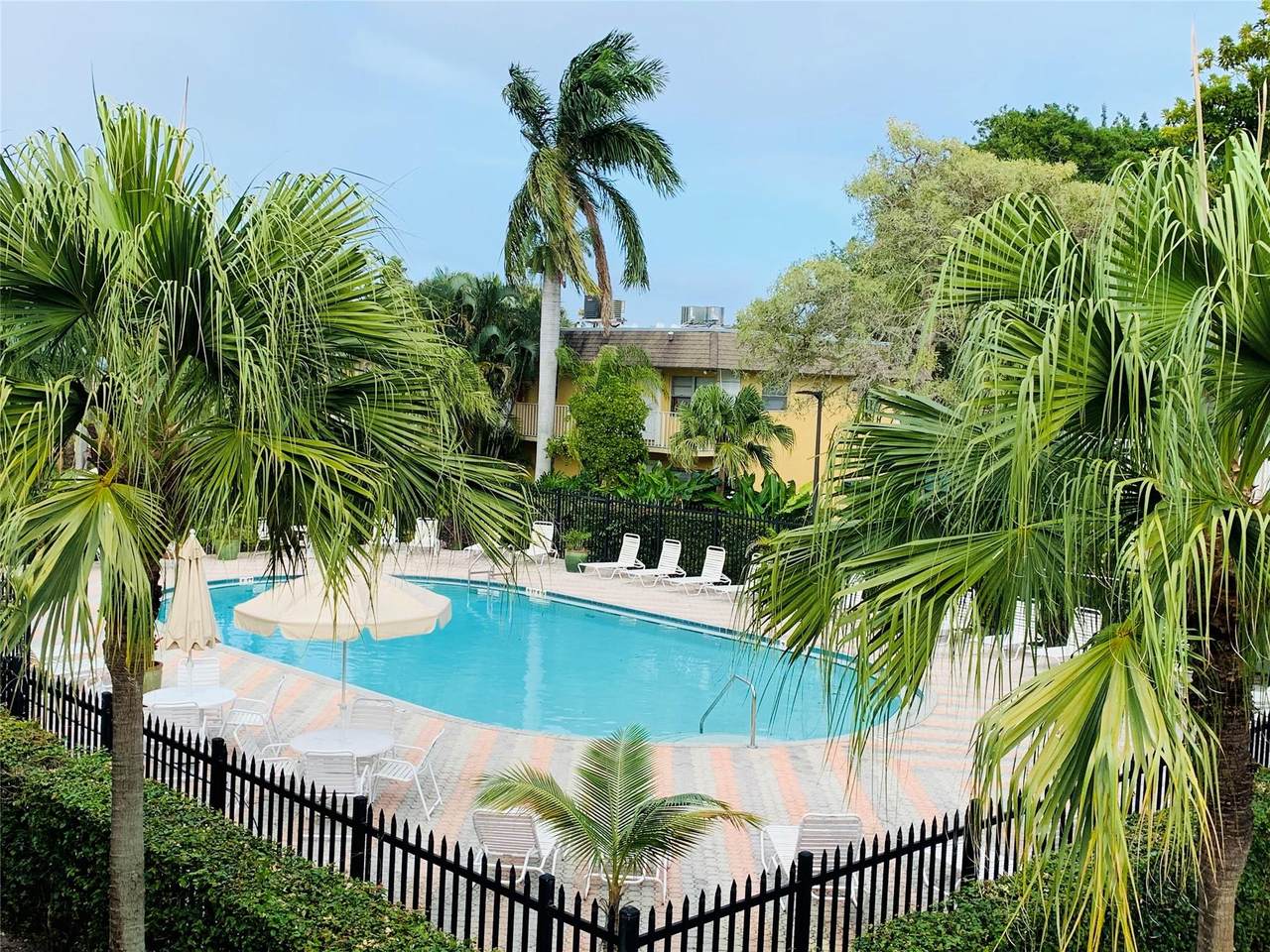 5150 6 Avenue - Photo 1