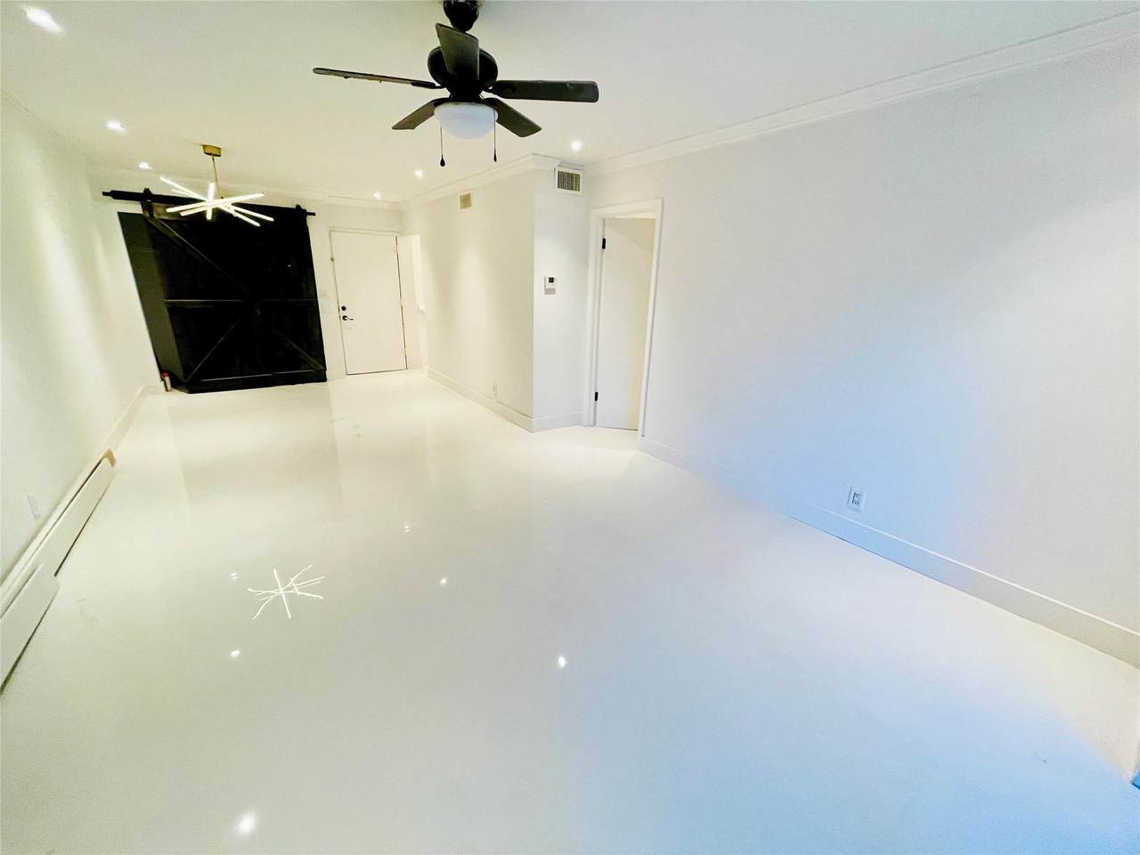 3125 Oakland Shores Dr - Photo 1