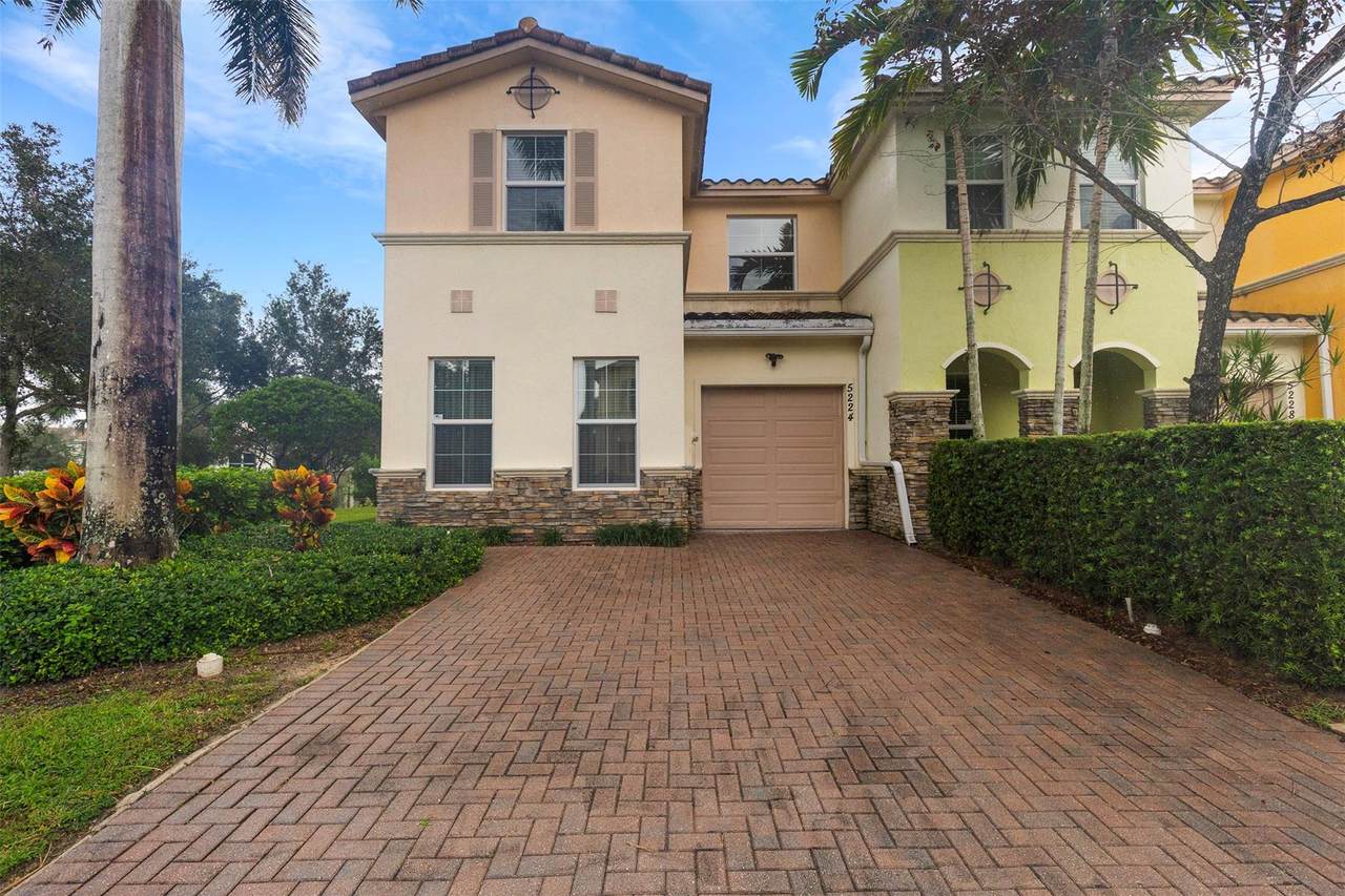 5224 77th Way - Photo 1