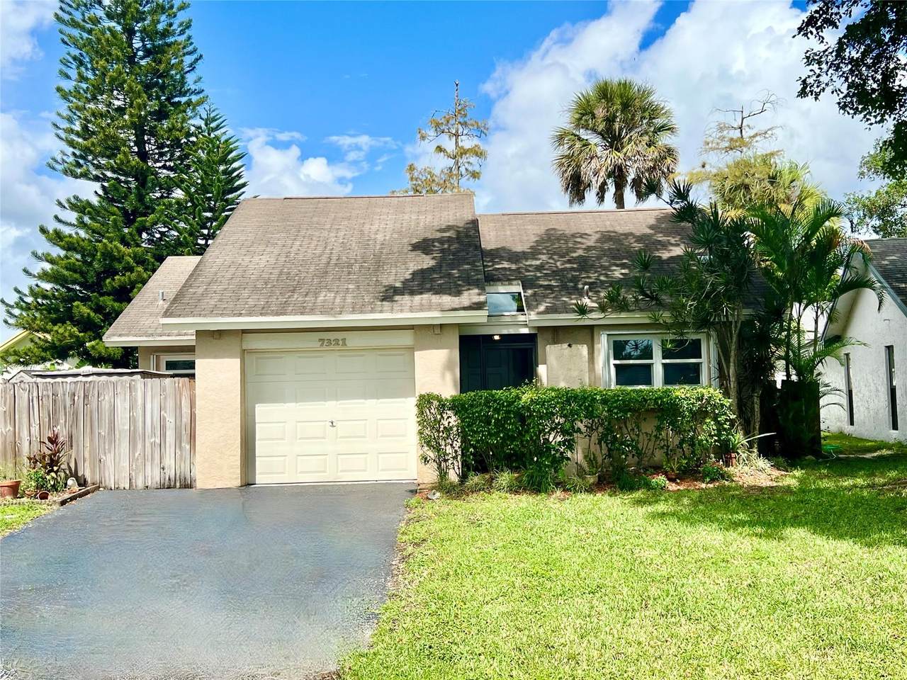 7321 38th Ct - Photo 1