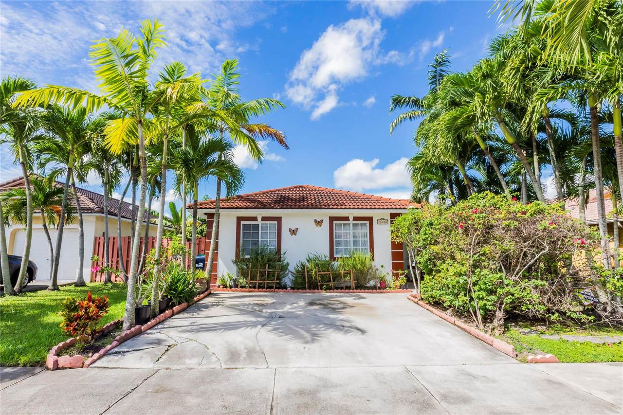 18300 143rd Ct - Photo 1