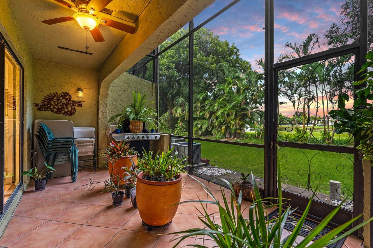 4054 Estepona Avenue - Photo 1