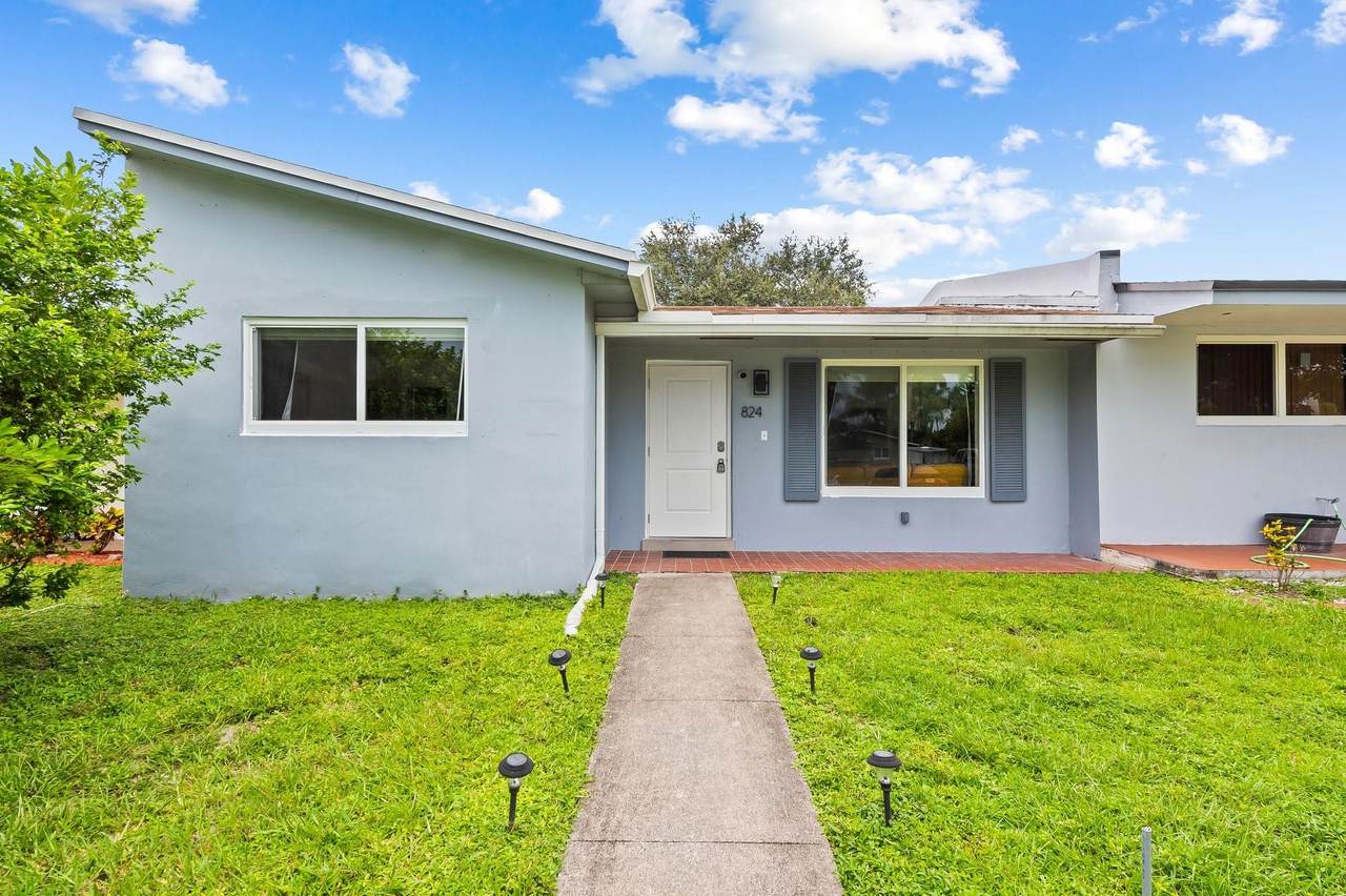 824 Golf Drive - Photo 1