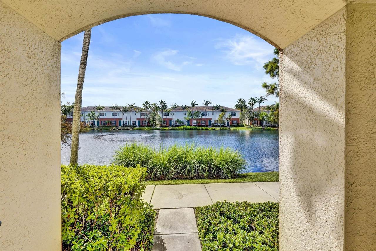 228 6th Ct - Photo 1