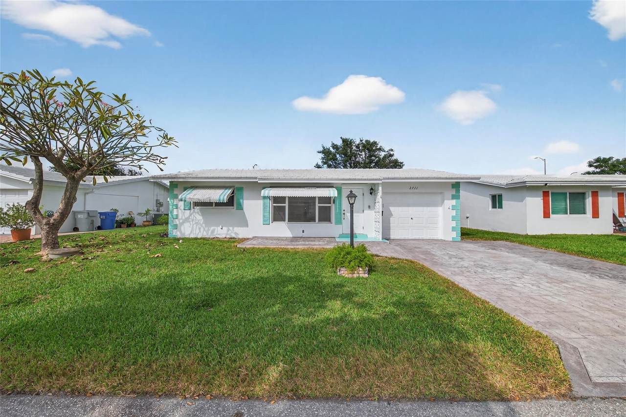2711 4th Avenue - Photo 1