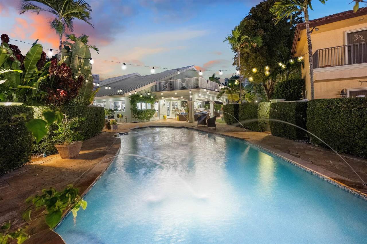 2009 Sunrise Key Blvd - Photo 1