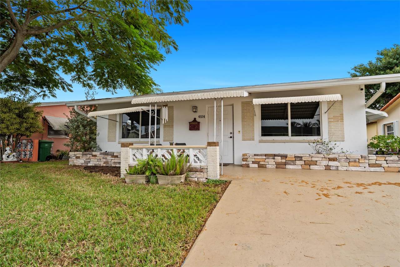 4514 49th Dr - Photo 1