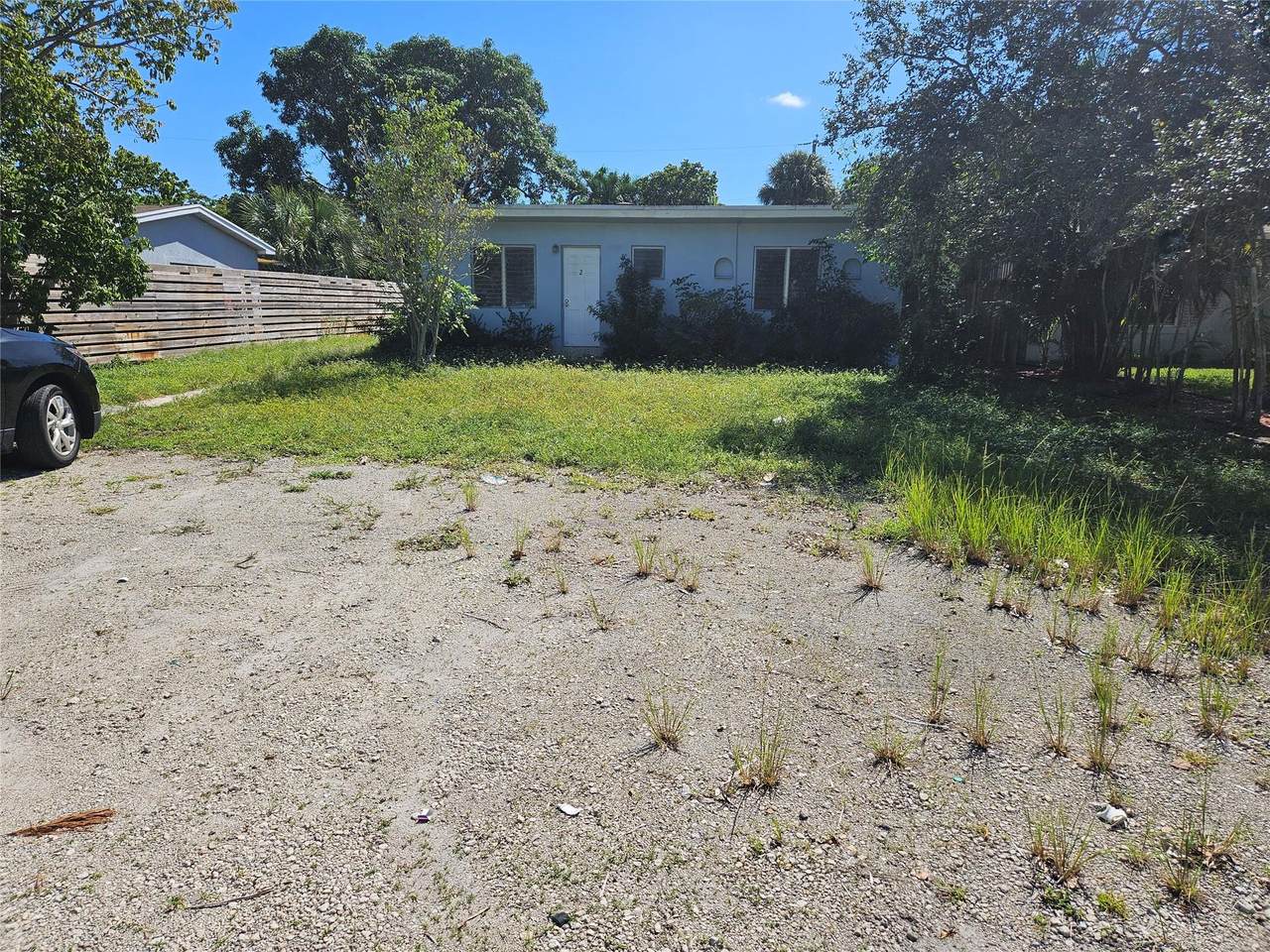 406 10th St - Photo 1