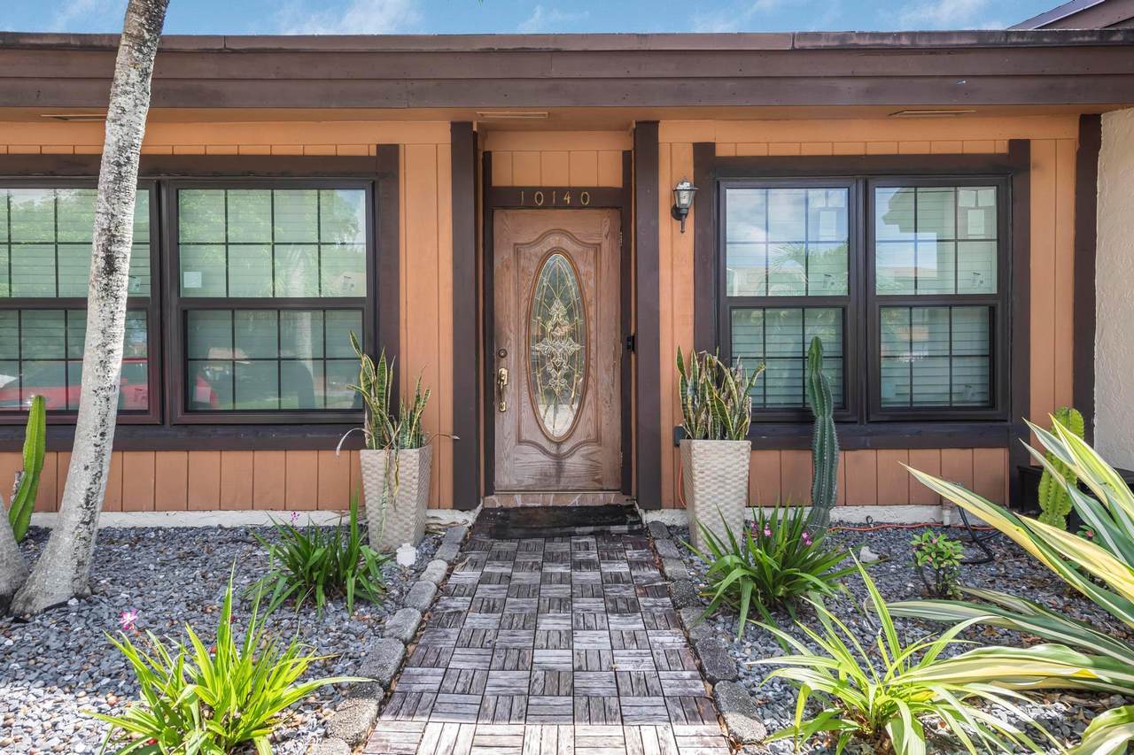 10140 Phoenix Ave - Photo 1