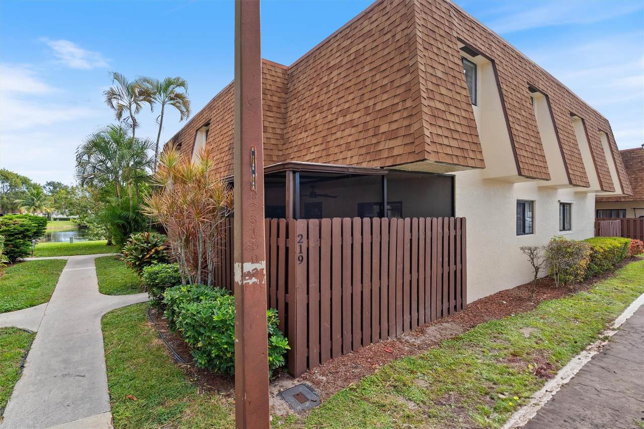 219 San Remo Blvd - Photo 1