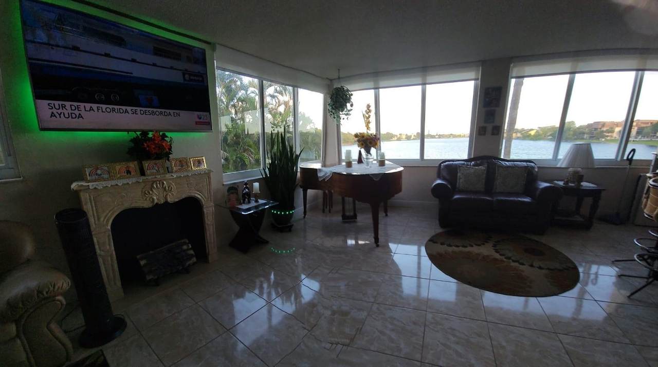 https://bt-photos.global.ssl.fastly.net/beaches/1280_boomver_1_F10545552-4.jpg