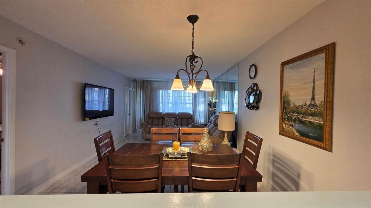 5111 Oakland Park - Photo 1