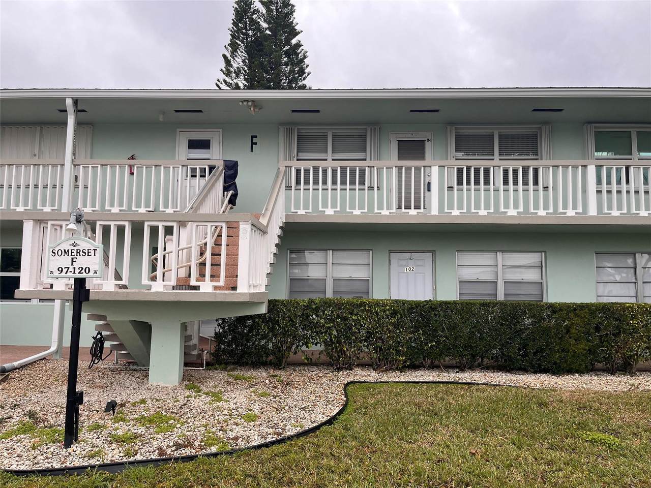 102 Somerset F - Photo 1