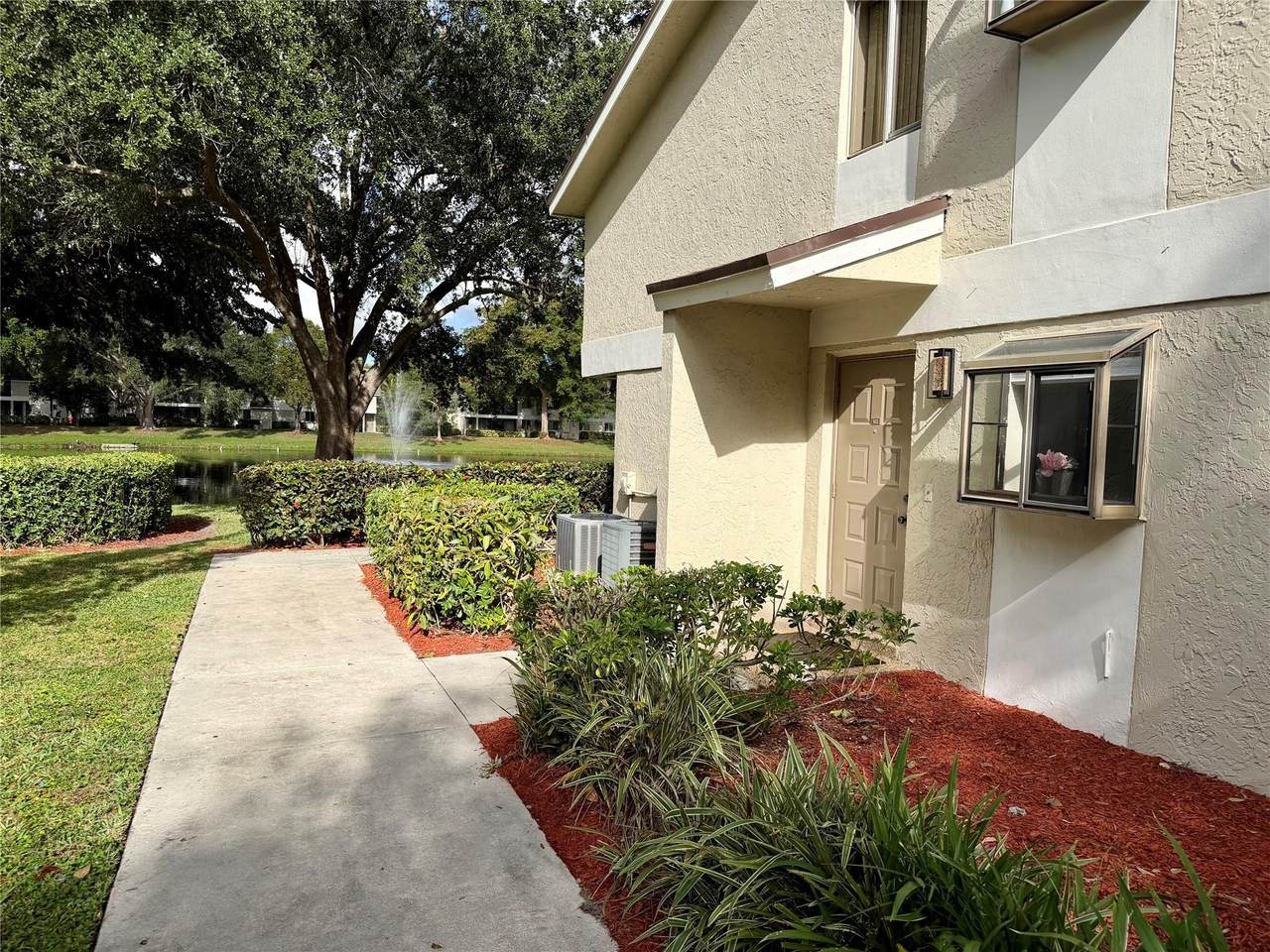 117 Gardens - Photo 1