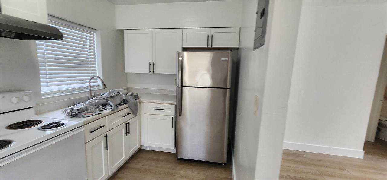 2643 Lincoln - Photo 1